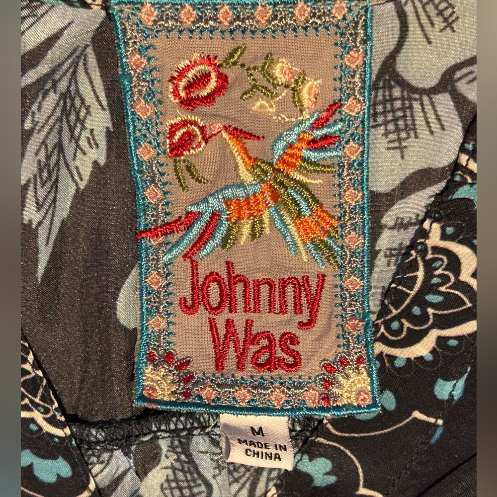 Johnny Was Phoenix Tate 100% Silk Boho Patchwork Top | Blue‎ Floral M - Picture 5 of 9
